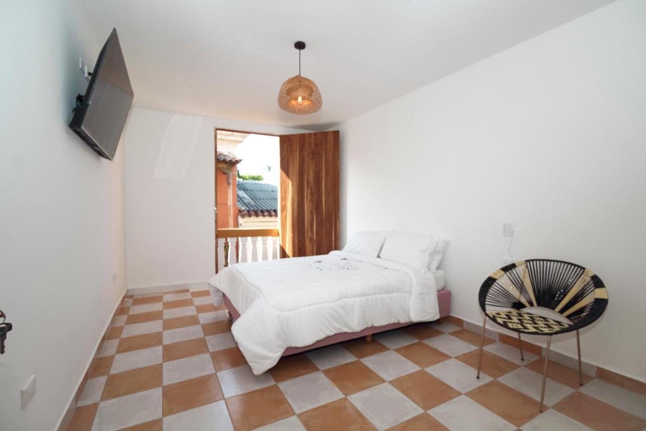 Hostal Casa Torres Centro Historico - Adults Only Картахена Экстерьер фото