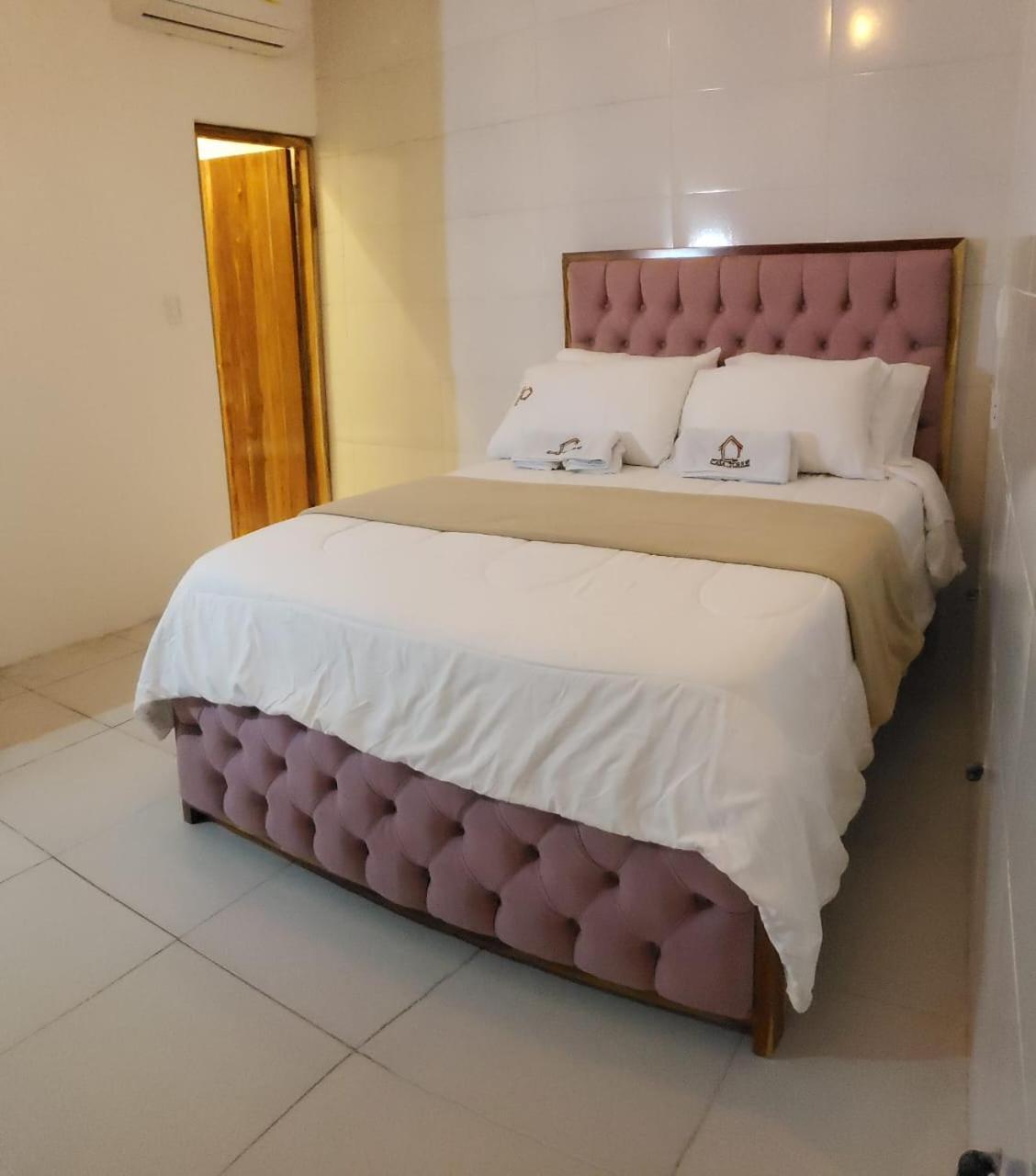 Hostal Casa Torres Centro Historico - Adults Only Картахена Экстерьер фото